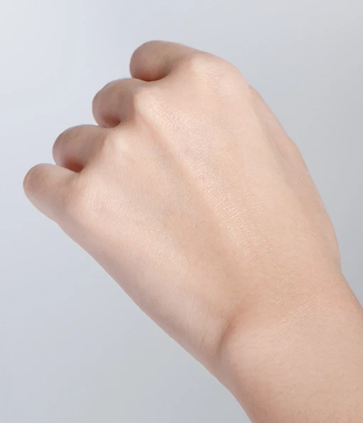 抗氧潤澤精華乳 (使用後)